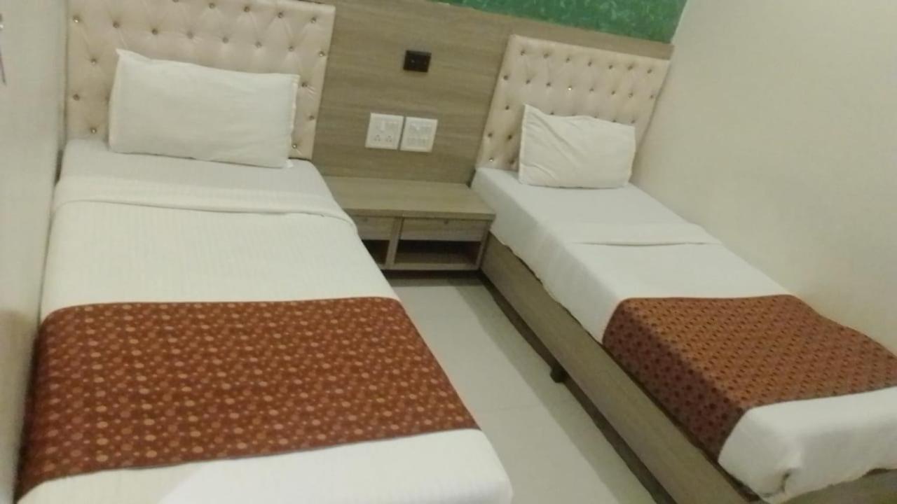 Hotel Time Gold Near Domestics Airport Mumbai Ngoại thất bức ảnh