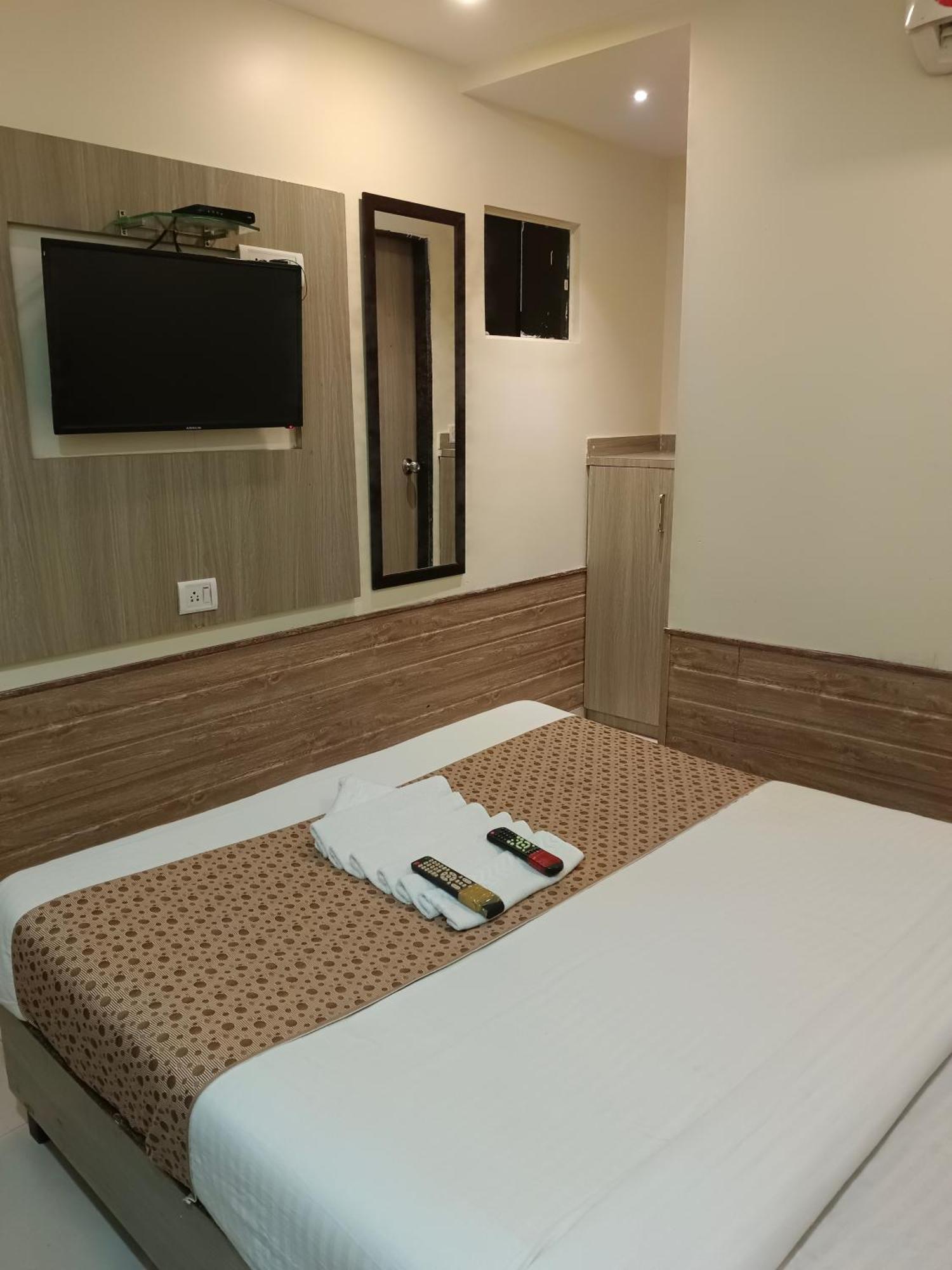 Hotel Time Gold Near Domestics Airport Mumbai Ngoại thất bức ảnh