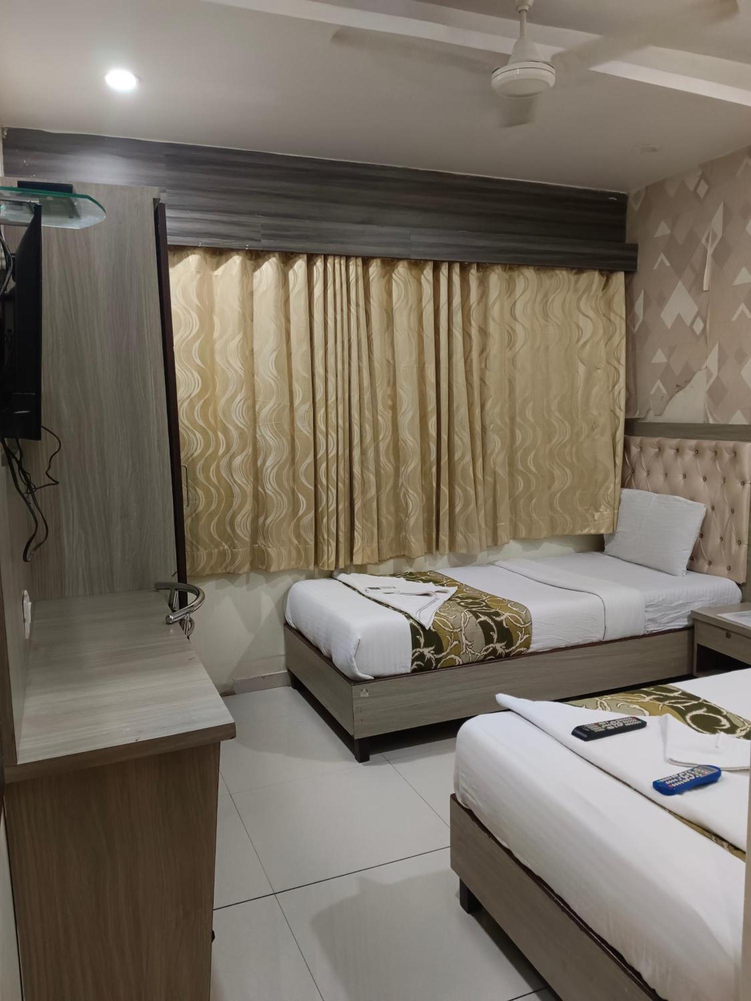 Hotel Time Gold Near Domestics Airport Mumbai Ngoại thất bức ảnh